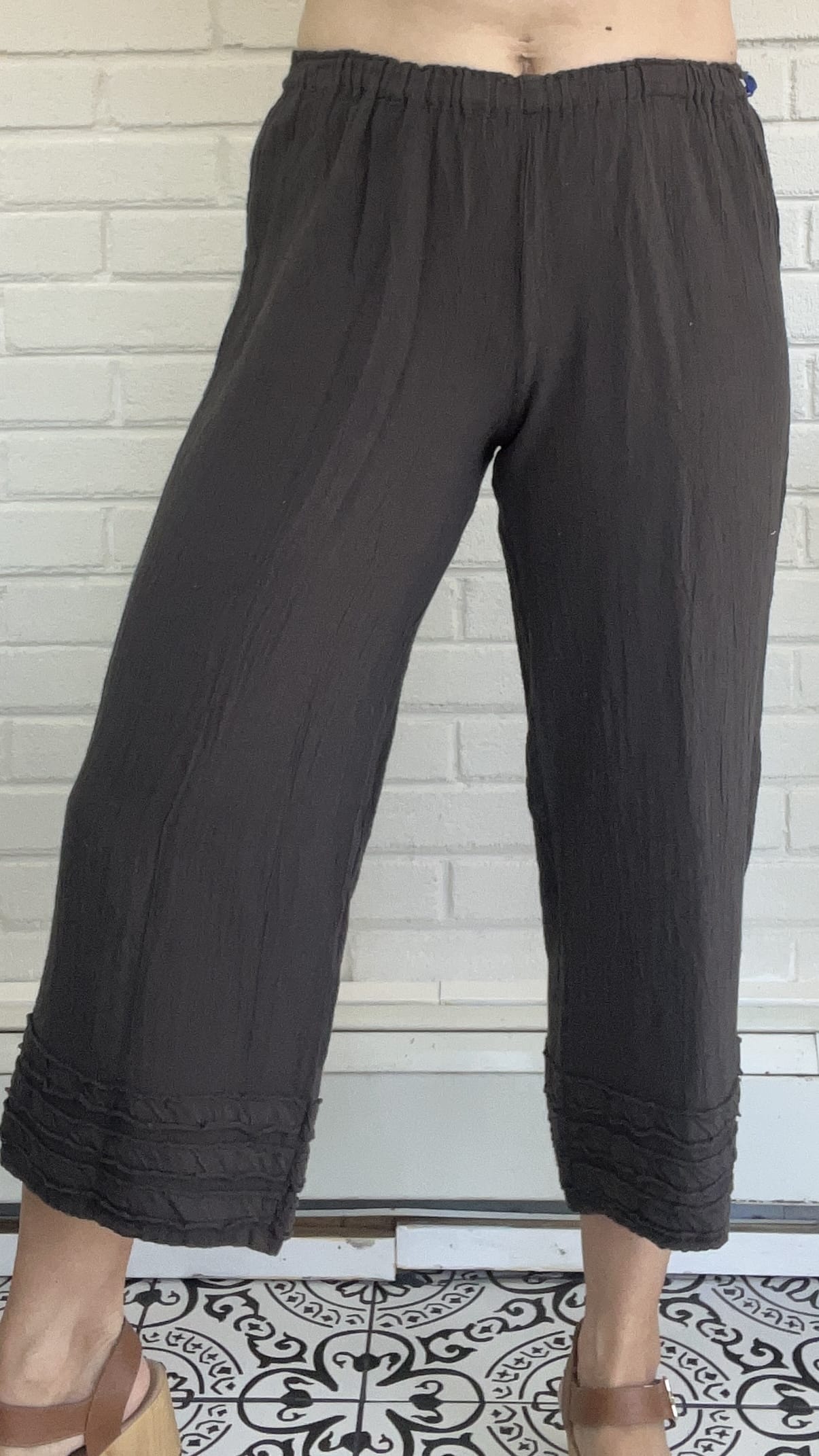 Oh My Gauze Pants Oh My Gauze Nimo Capri - Multiple Colors 84900062 Oh My Gauze Nimo Capri - Multiple Colors