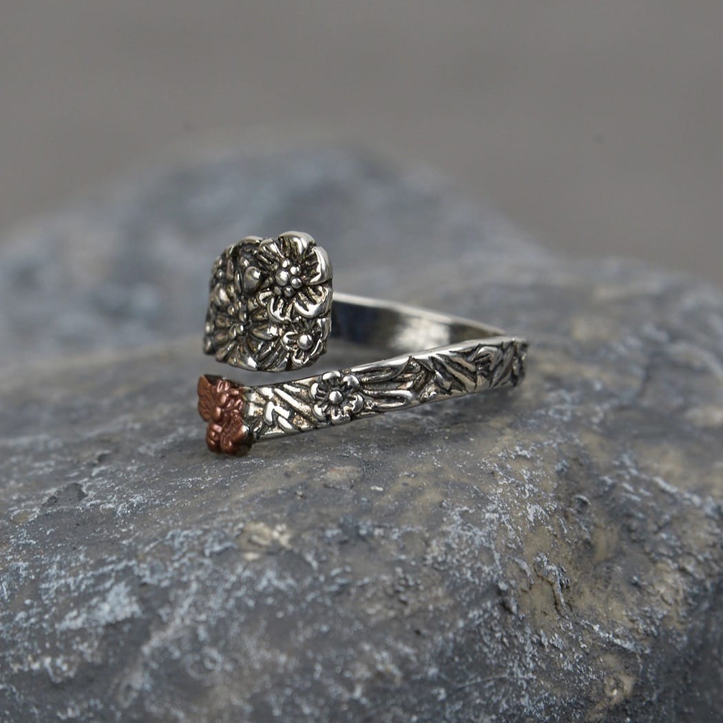 Mildstyles Rings Mildstyles Flower and Bee Spoon Ring Mildstyles Flower and Bee Spoon Ring