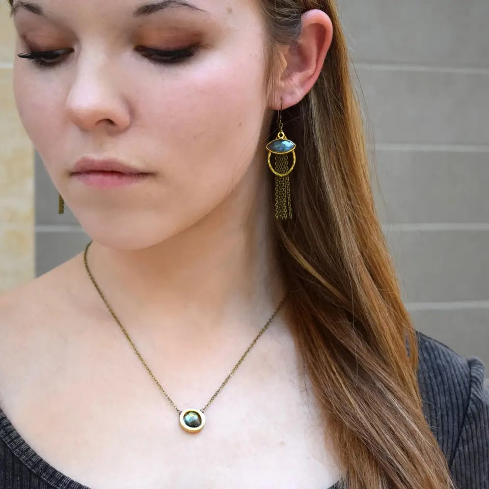 Edgy Petal Labradorite Brushed Brass Simple Pendant Necklace