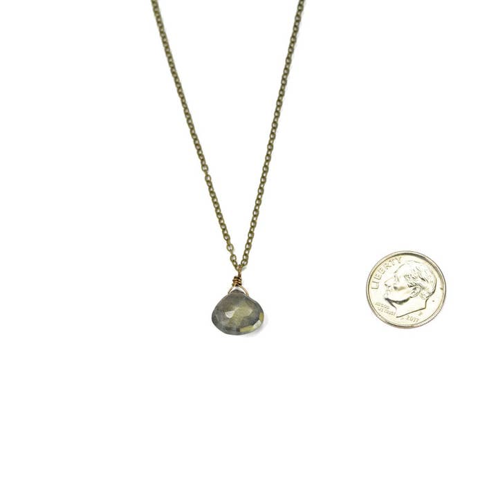 Edgy Petal Simple Labradorite Pedant Necklace