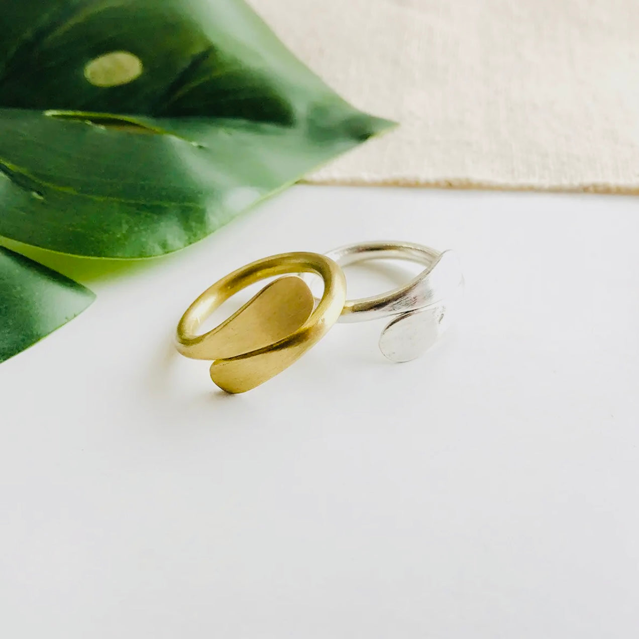 World Finds Overlap Ring - Multiple Colors