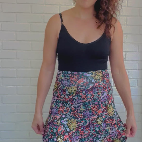 Salaam Flappy Skirt Video