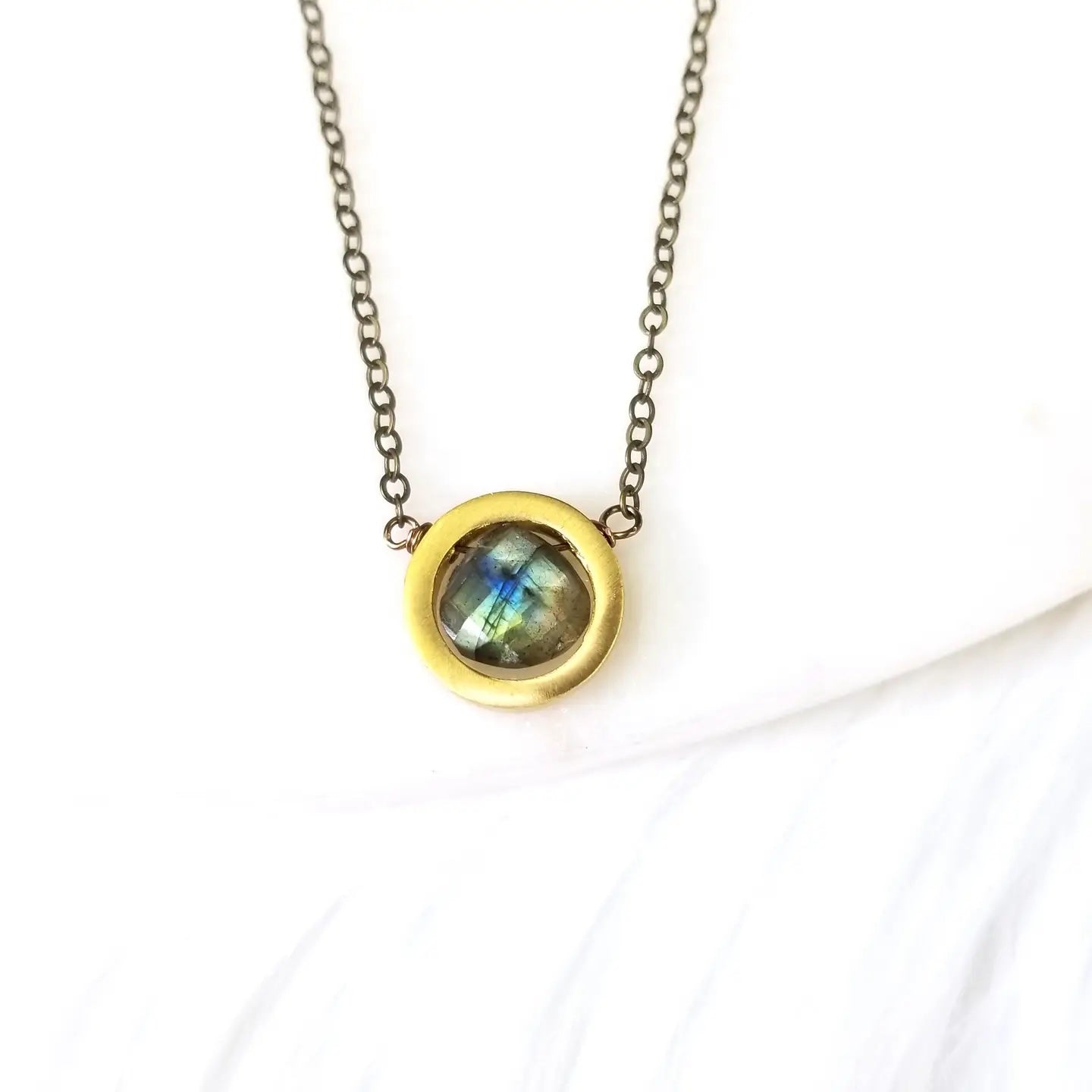 Edgy Petal Labradorite Brushed Brass Simple Pendant Necklace