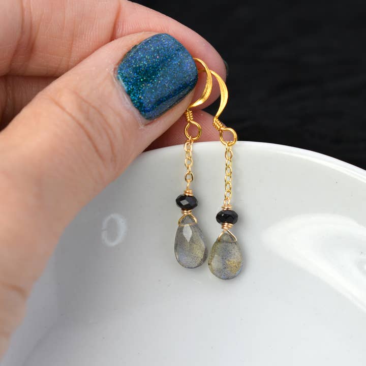 Edgy Petal Earrings Edgy Petal Dainty Labradorite & Onyx Gold Chain Earrings 80530142 Edgy Petal Dainty Labradorite & Onyx Gold Chain Earrings