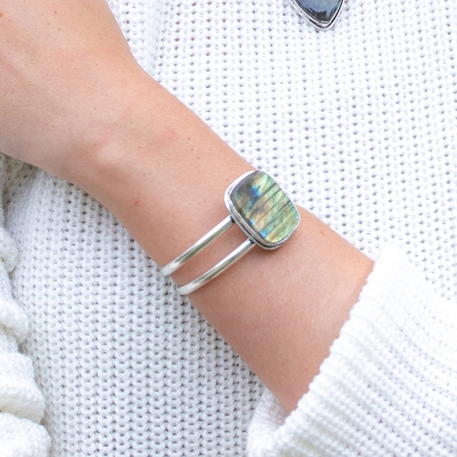 Anju Jewelry Kashi Stone Cuff Bracelet