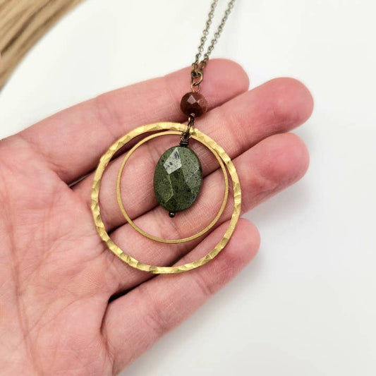 Edgy Petal Green Agate Goldstone Hammered Brass Circle Necklace