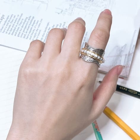 Zoey Simmons Rings Zoey Simmons Hammered Detail Spinner Ring Zoey Simmons Hammered Detail Spinner Ring