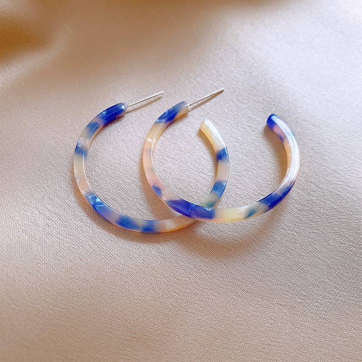ACCITY Earrings Tortoise Hoop Earrings - Multiple Colors Tortoise Hoop Earrings - Multiple Colors