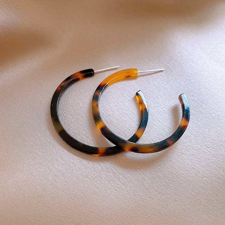 ACCITY Earrings Tortoise Hoop Earrings - Multiple Colors Tortoise Hoop Earrings - Multiple Colors