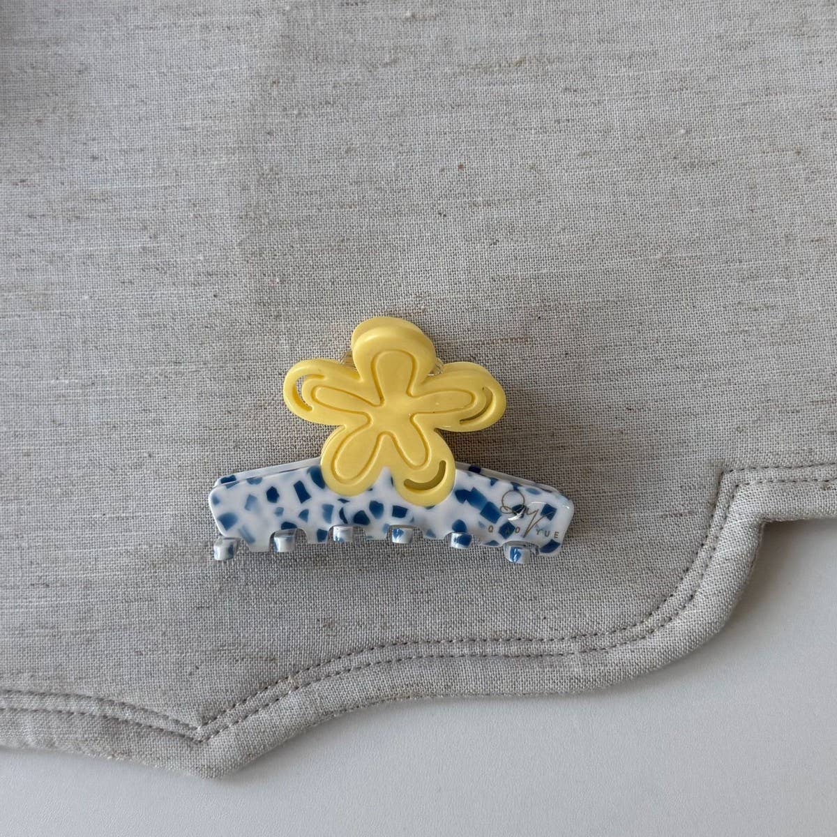 ACCITY Hair Clip Mini Flower Hair Claw - Multiple Colors Mini Flower Hair Claw - Multiple Colors