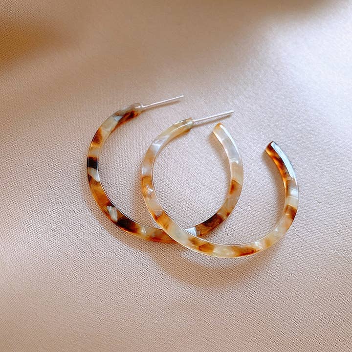 ACCITY Earrings Tortoise Hoop Earrings - Multiple Colors Tortoise Hoop Earrings - Multiple Colors
