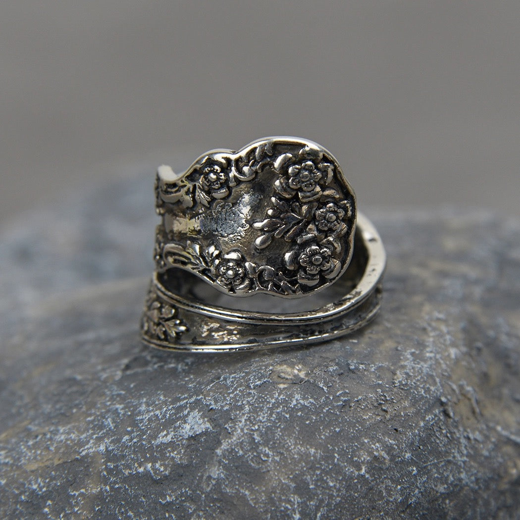 Mildstyles Dark Flower Spoon Ring