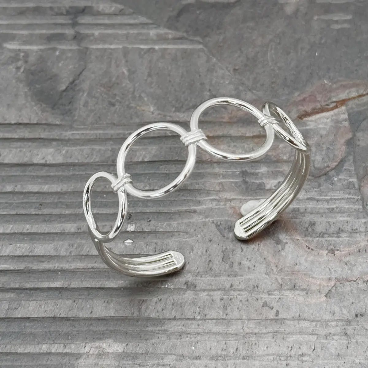 Anju Jewelry Bracelets Anju Jewelry Silver Bold Circle Link Cuff Bracelet Anju Jewelry Silver Bold Circle Link Cuff Bracelet