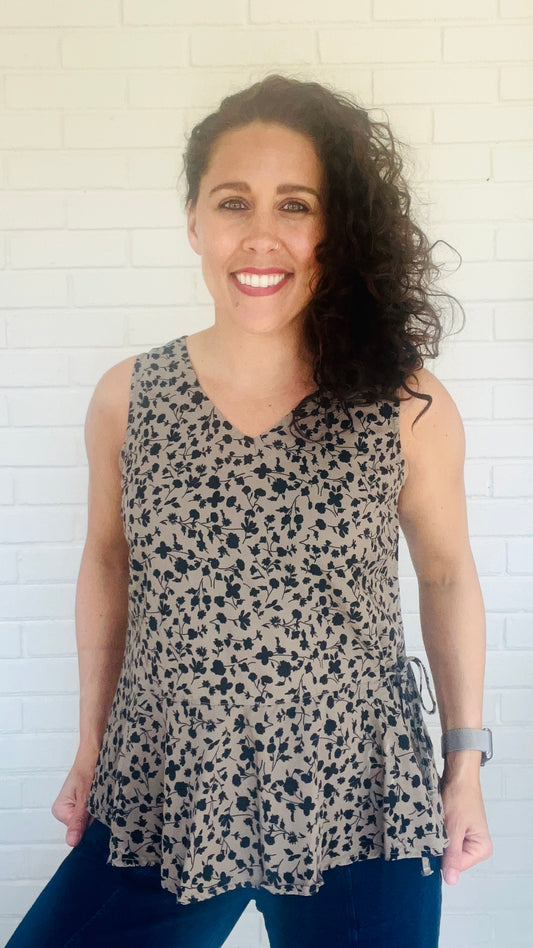 Heartstrings by Kleen Floral Peplum Tie Tank Top