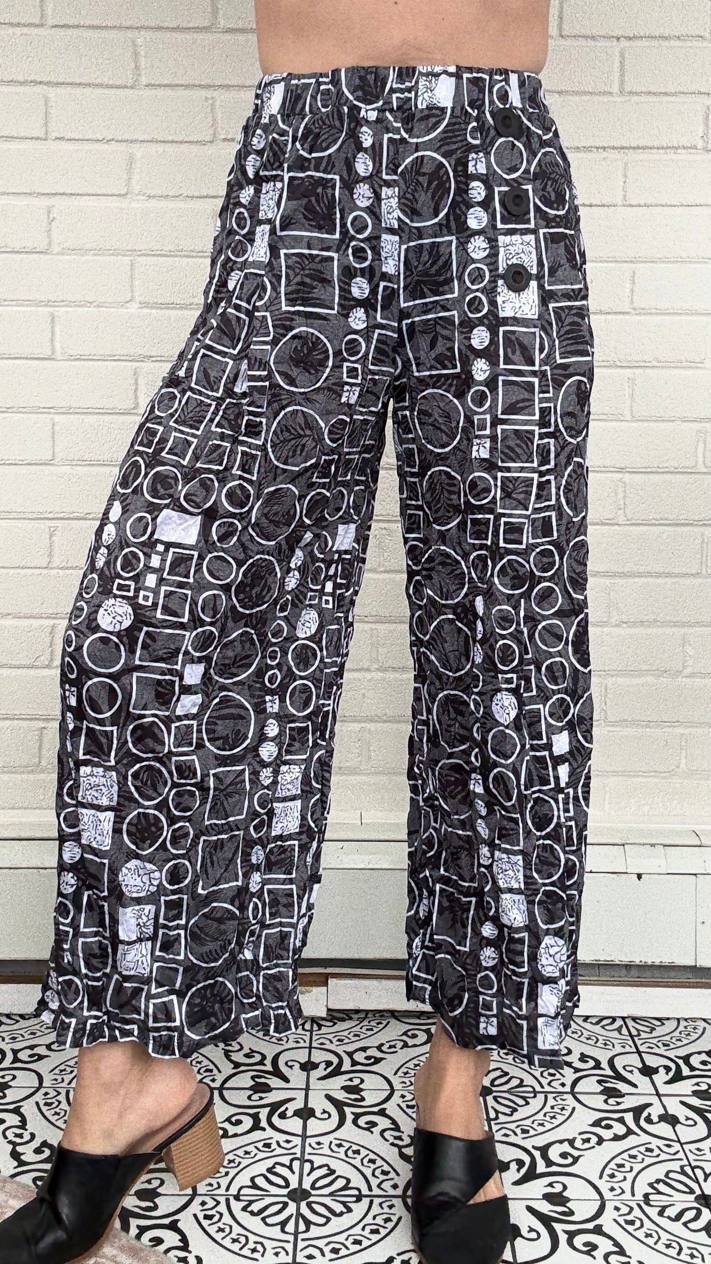 Shana Apparel Pants Shana Apparel Crinkle Button Detail Pant Shana Apparel Crinkle Button Detail Pant