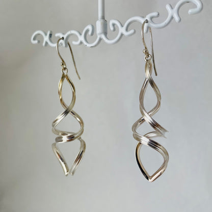 L.E. Leonard Jewelry Intertwining Spiral Earring