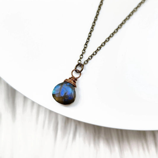 Edgy Petal Labradorite Wire Wrapped Pendant Necklace