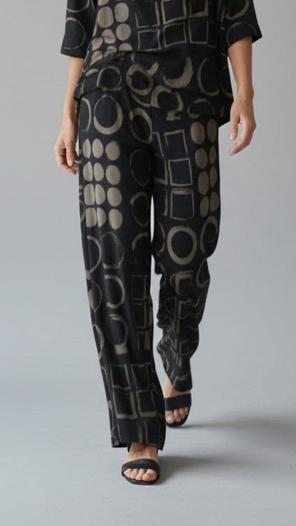 Shana Apparel Pants Shana Apparel Airflow Two Tone Button Detail Pant 96214750 Shana Apparel Airflow Two Tone Button Detail Pant Black