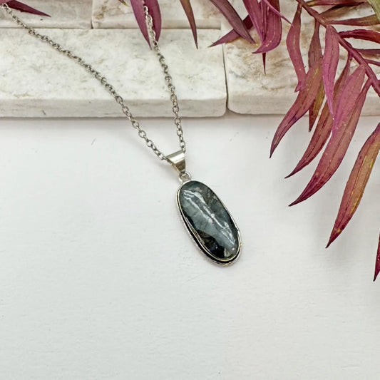 Volare Necklaces Volare Labradorite Stone Necklace Volare Labradorite Stone Necklace