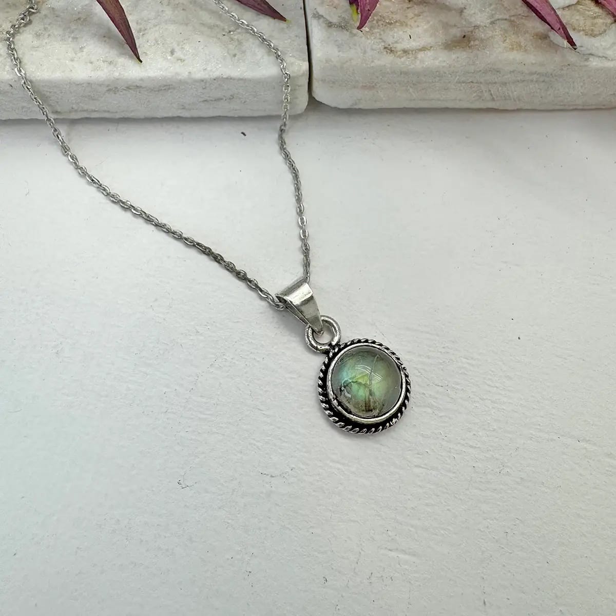 Volare Necklaces Volare Small Labradorite Stone Necklace Volare Small Labradorite Stone Necklace