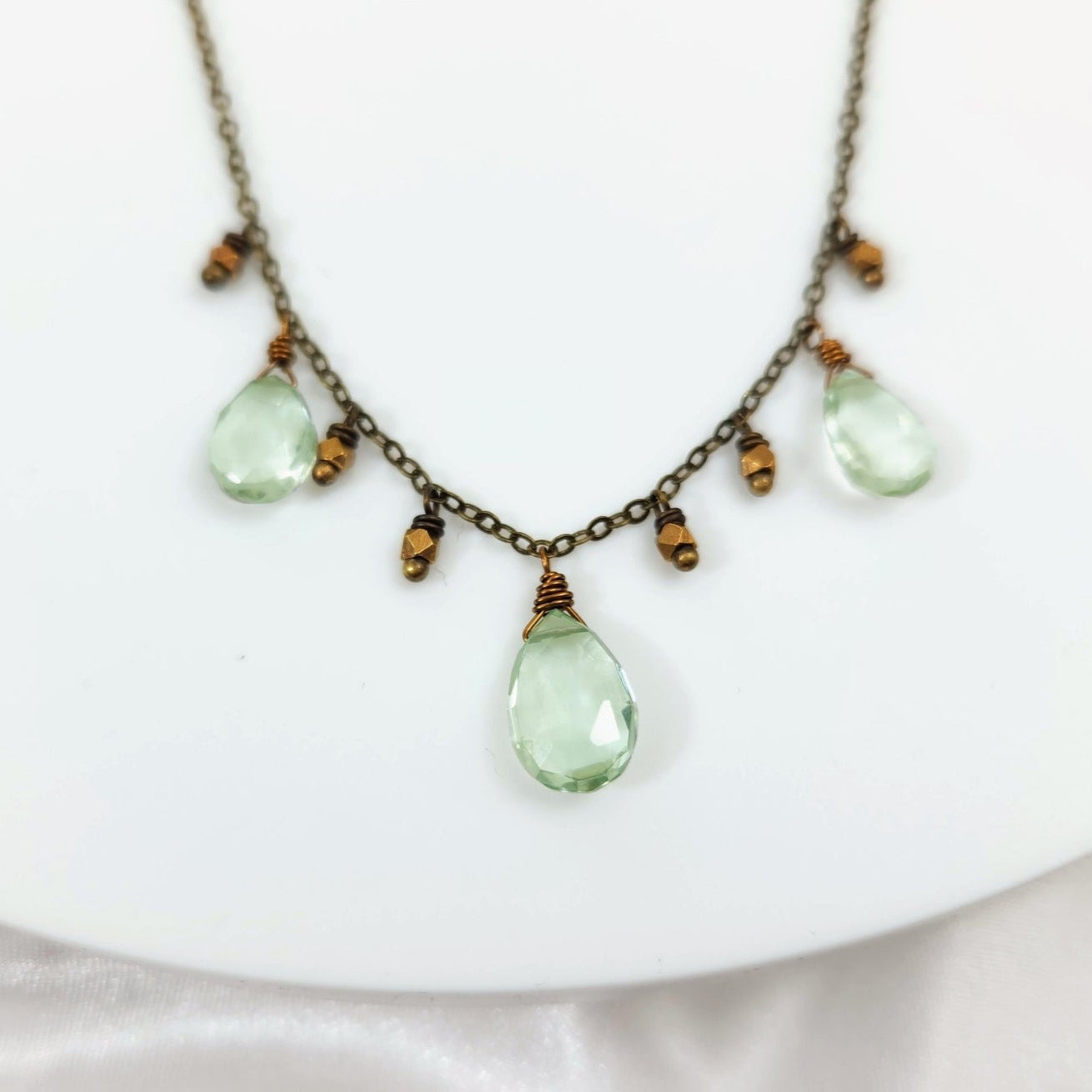 Edgy Petal Green Amethyst Boho Necklace