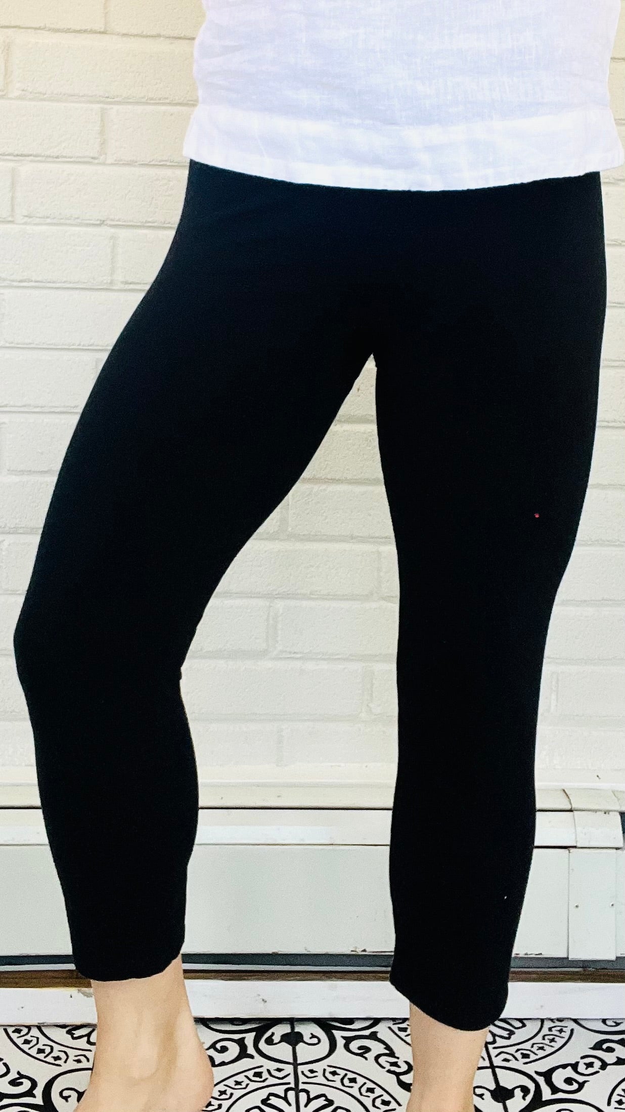 Cut Loose Cotton/Spandex Capri Legging