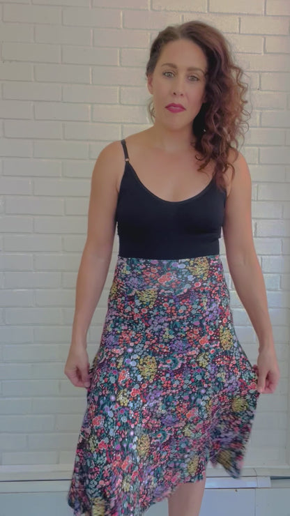 Salaam Flappy Skirt Video