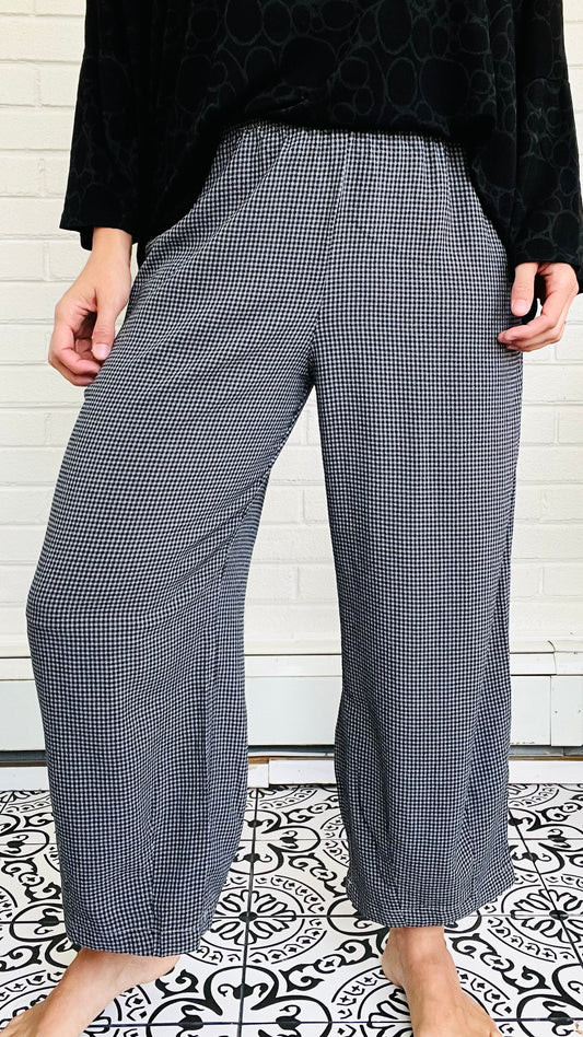 Cut Loose Mini Check Cropped Pant with Darts